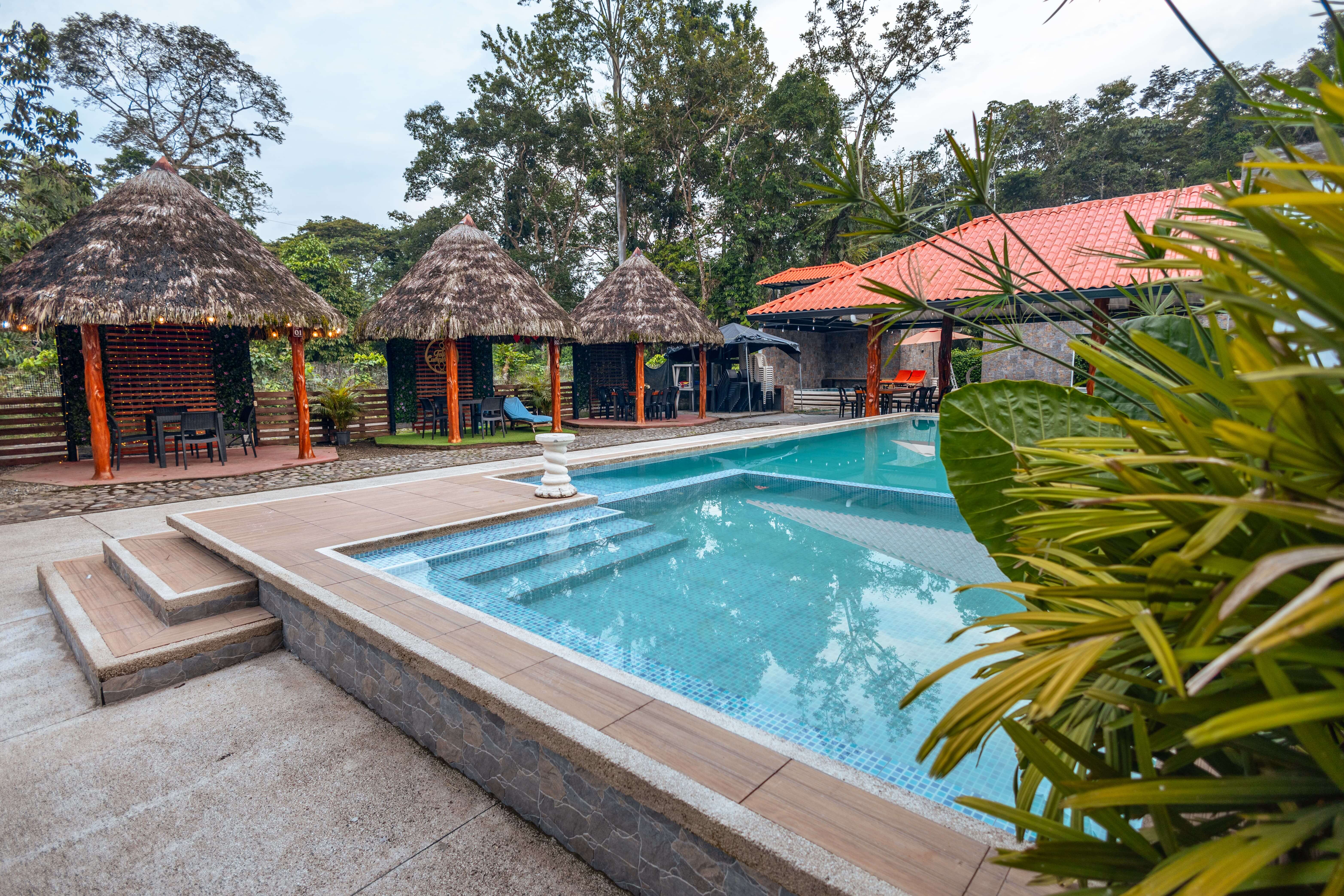 Área de piscina · galería · Quinta Primavera Hostería Campestre en Lago Agrio